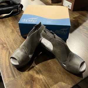 Dansko pewter wedge sandal